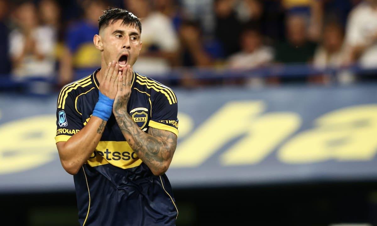 Boca empató con Gimnasia, de Mendoza, y la Bombonera bramó con silbidos y cantos contra los jugadores