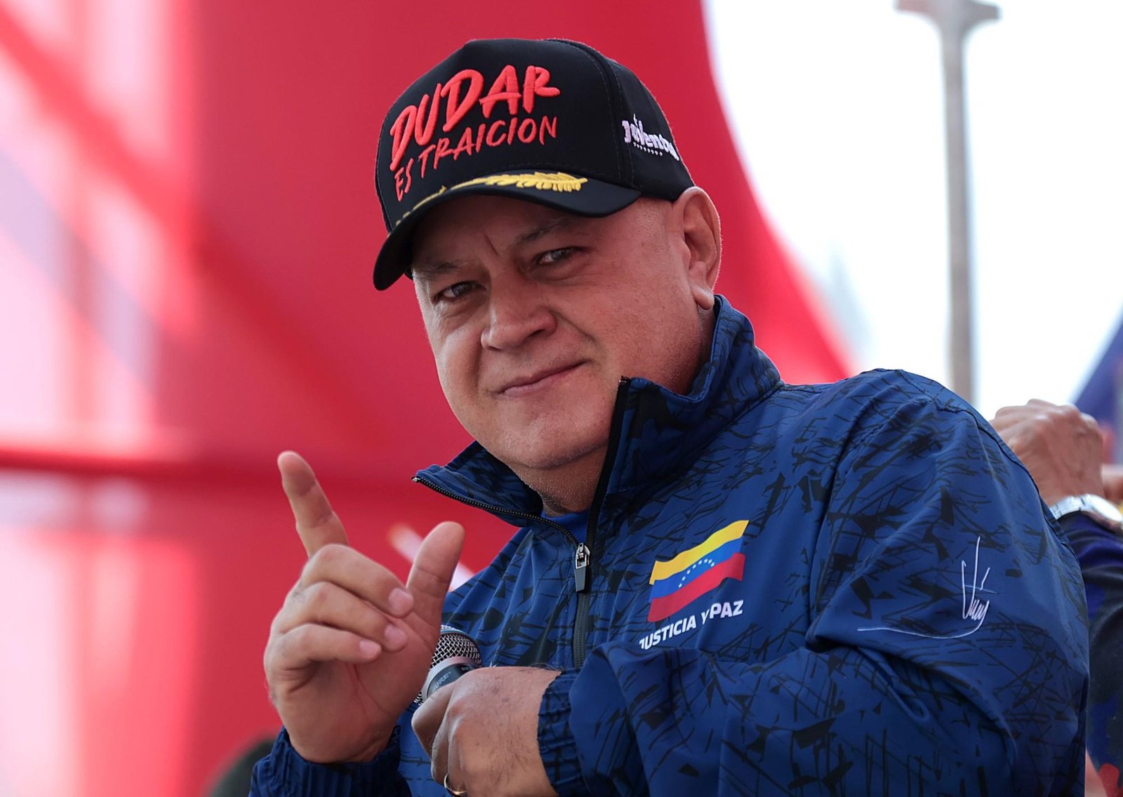 Otro giro de Diosdado: del día en que gritó "acá no habrá amnistía para nadie" al aplauso en el anuncio de Delcy Rodríguez