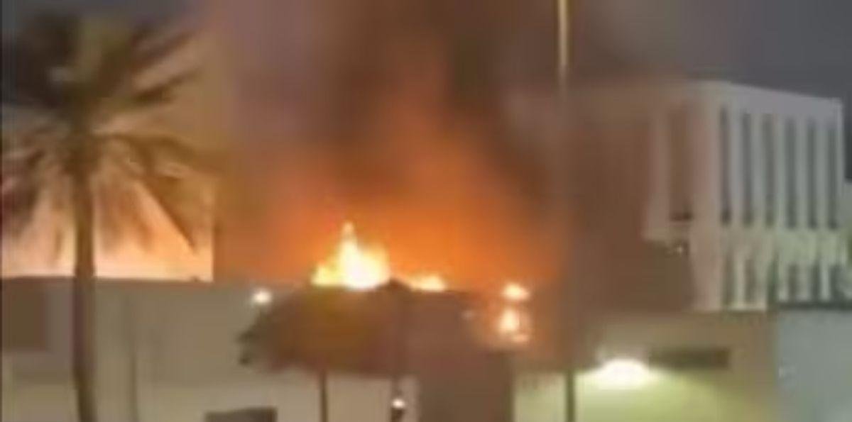 Irán atacó con drones el consulado de EEUU en Dubái y provocó un incendio en el edificio