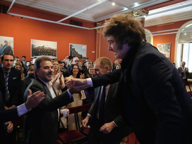 Milei recibiГі en Casa Rosada a cien diputados y senadores de LLA y del PRO para hablar de las reformas que impulsa