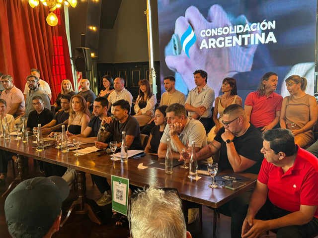 Un ex volante de Boca, un jefe de la CGT y hasta libertarios: quienes integran el espacio que impulsa al pastor Dante Gebel como candidato a presidente