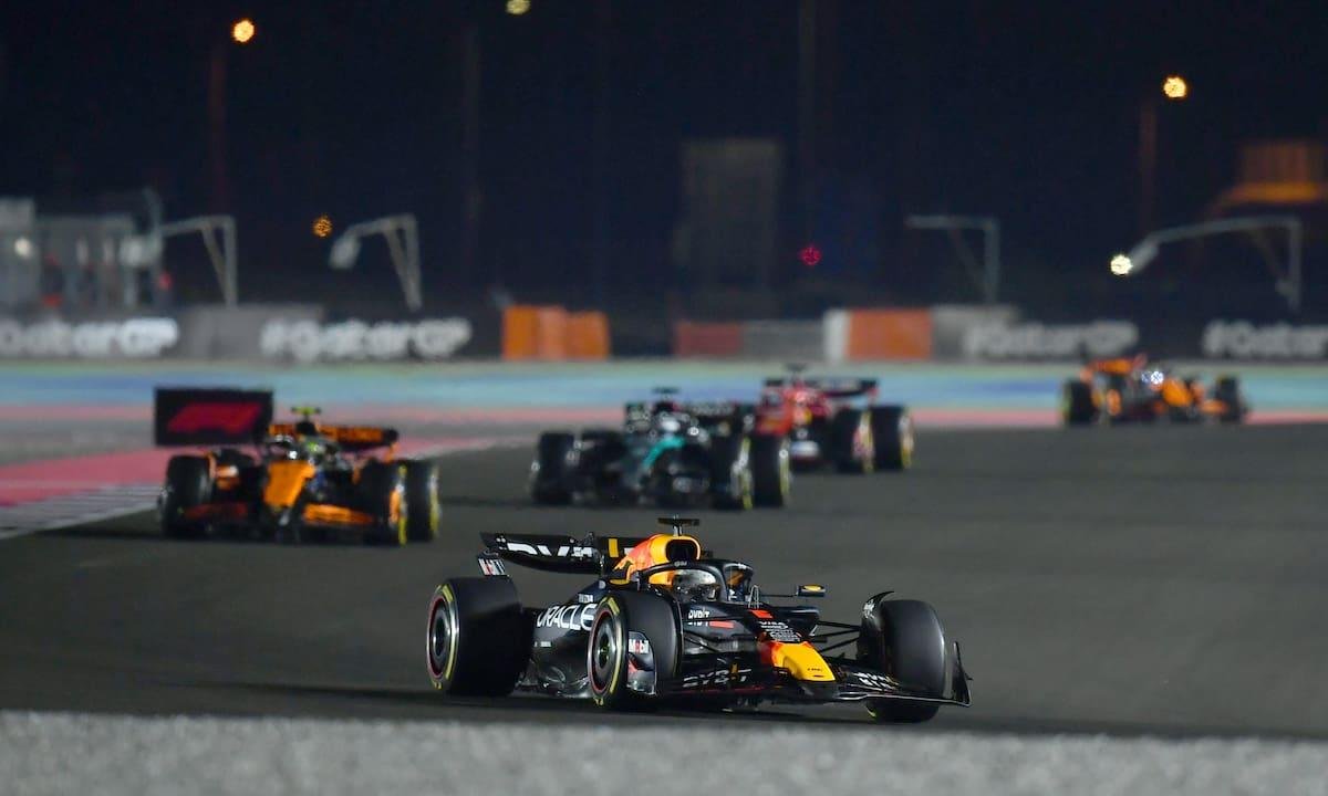 Checo Pérez y Bottas regresan a una parrilla de F1 con pocos cambios en 2026