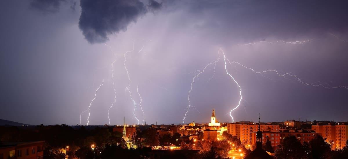 Se aproxima una tormenta eléctrica y una masa de aire “se dará vuelta” a partir del lunes: alerta por lluvias en las próximas 48 horas
