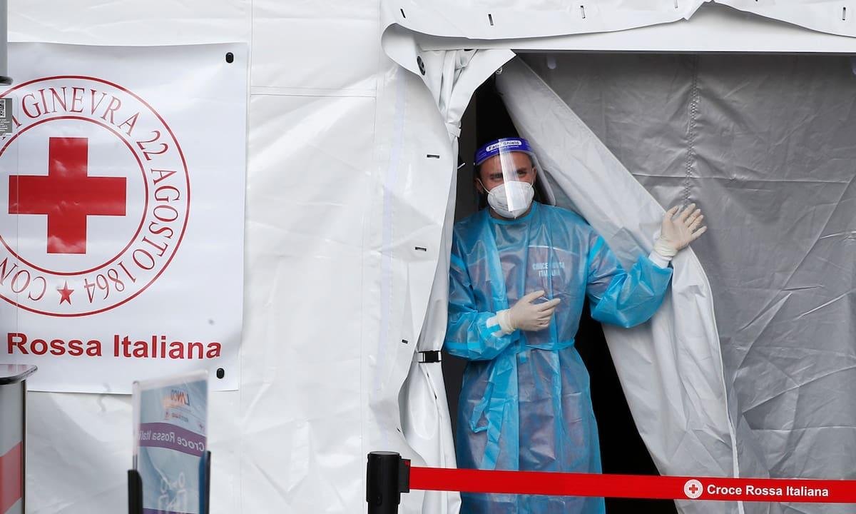 El “momento Covid llegó a Italia” para la IA: cuando las fichas empiezan a caer en forma masiva