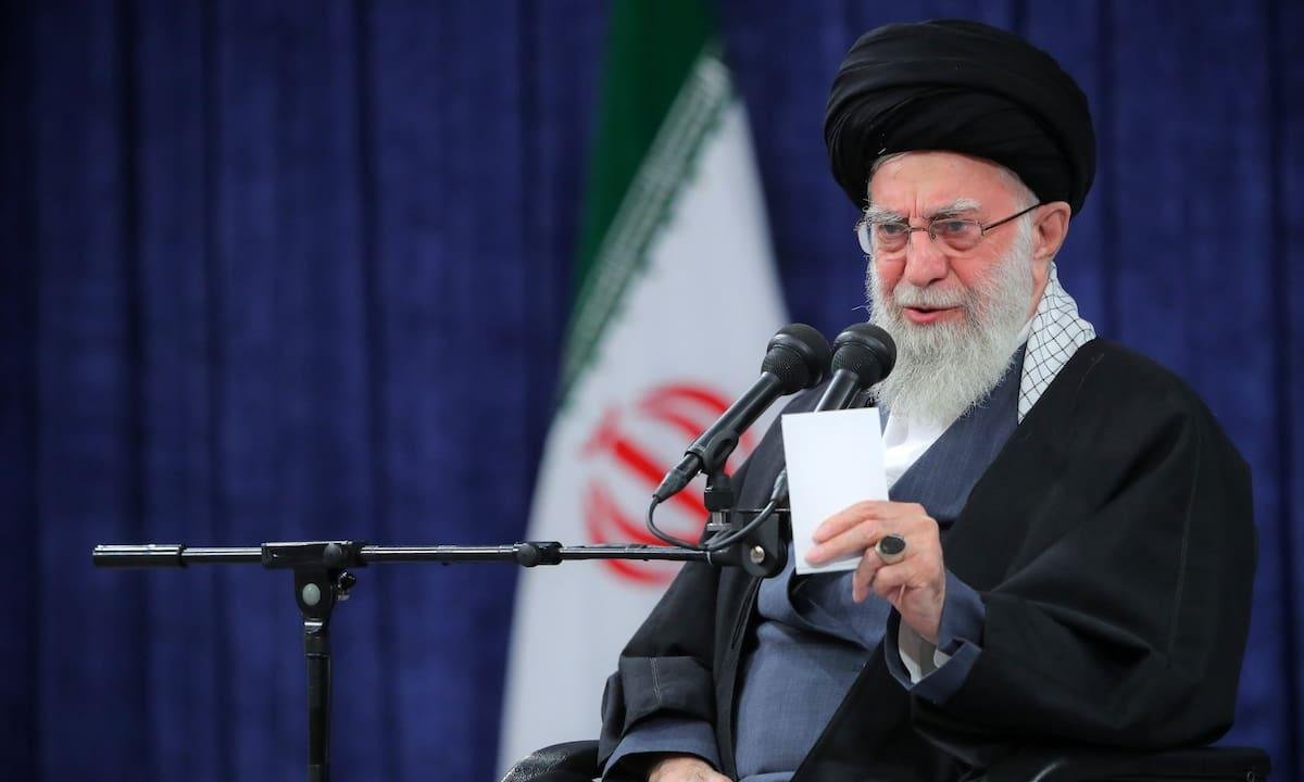 Trump celebra muerte de líder supremo de Irán, pero advierte que ataques continuarán