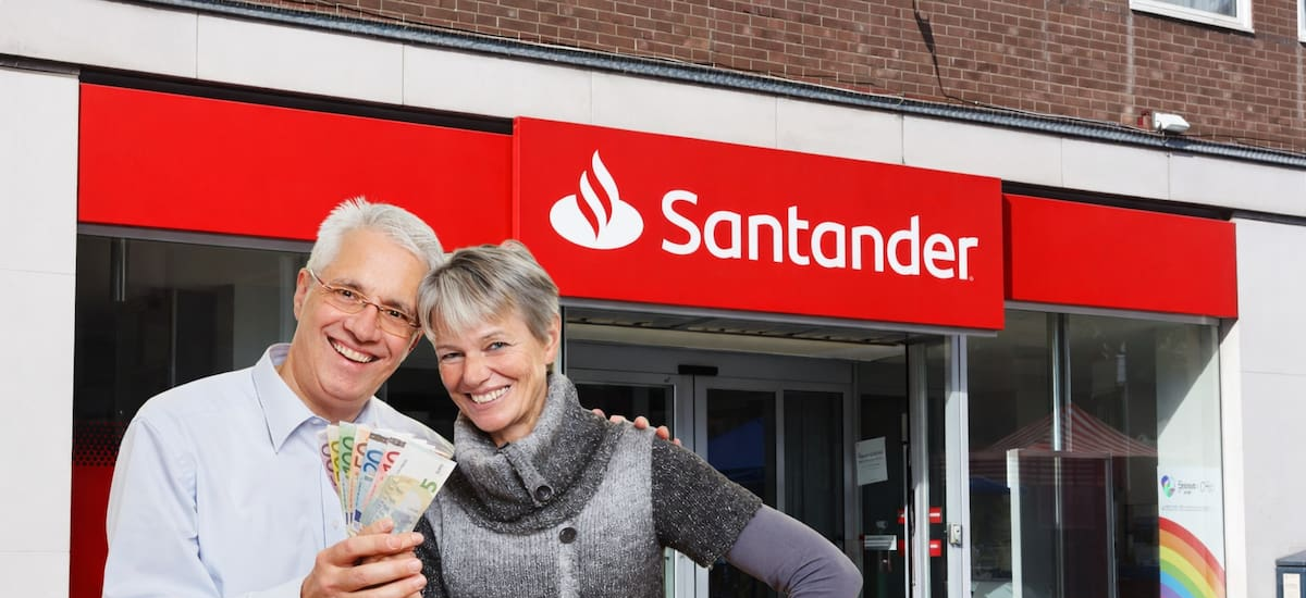 Buenas noticias del Banco Santander para los mayores de 65: hay beneficios, pagos adelantados y asistencia financiera