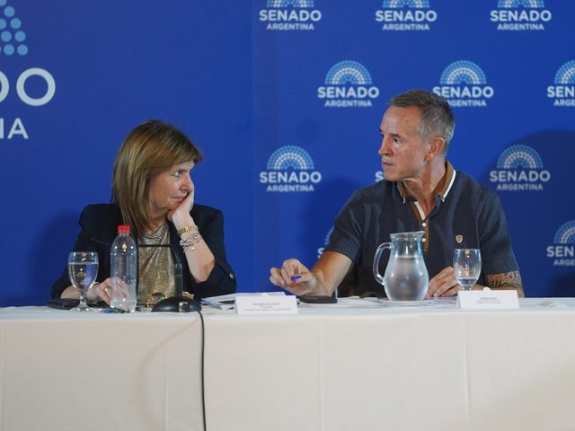 Javier Milei y reforma laboral, EN VIVO: вЂњGracias a la CGT por sus palabrasвЂќ, la chicana e ironГ­a de Patricia Bullrich tras la movilizaciГіn