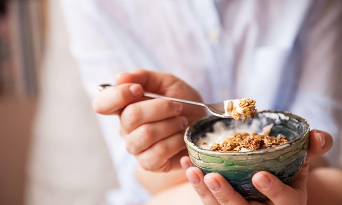 3 fuentes de proteína de alta calidad para mayores de 50 que son fáciles de incluir en tu dieta