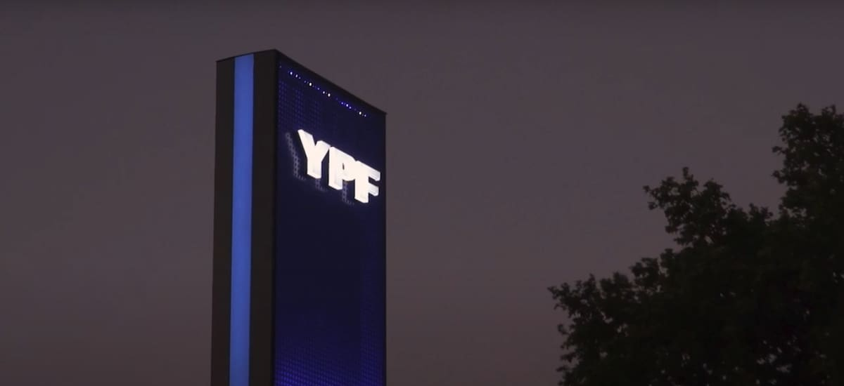 Construyen la YPF más grande del país: tendrá un shopping, restaurantes y será del tamaño de 14 canchas de fútbol