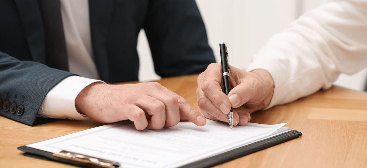 Adiós al tributo de Sucesiones: los herederos pueden evitar el pago si el testamento incluye esta cláusula