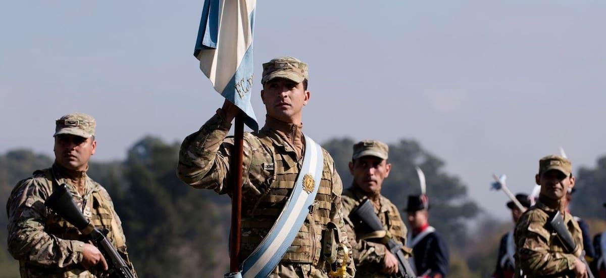 Aumento confirmado para las Fuerzas Armadas, ¿a partir de febrero, cuánto cobrarán? - El Cronista