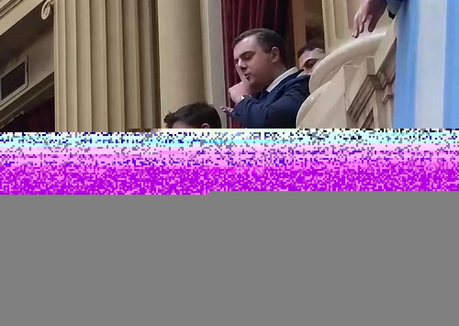 Por qué la transmisión oficial borró a Santiago Caputo y al Gordo DAN de la cadena nacional de Milei