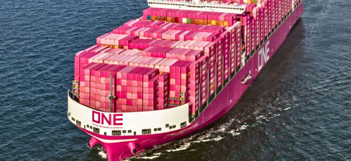 El barco más grande del mundo rompió un récord histórico: transportó más de 22.000 contenedores en un solo viaje y es el mayor orgullo del país