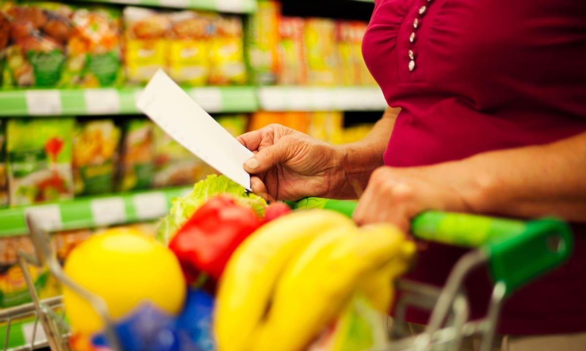 A partir del 1° de abril: el plan de los aliados de Pritzker en Illinois para ayudar a miles de inmigrantes