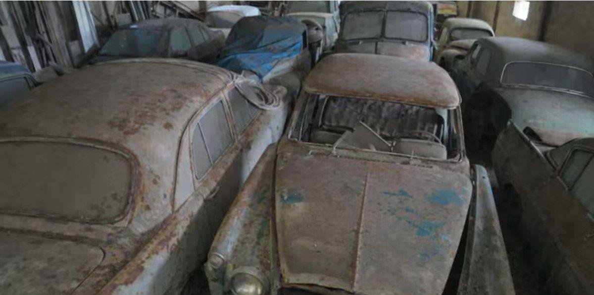 Asombroso hallazgo en Portugal: encontraron una impactante colección de autos clásicos abandonados