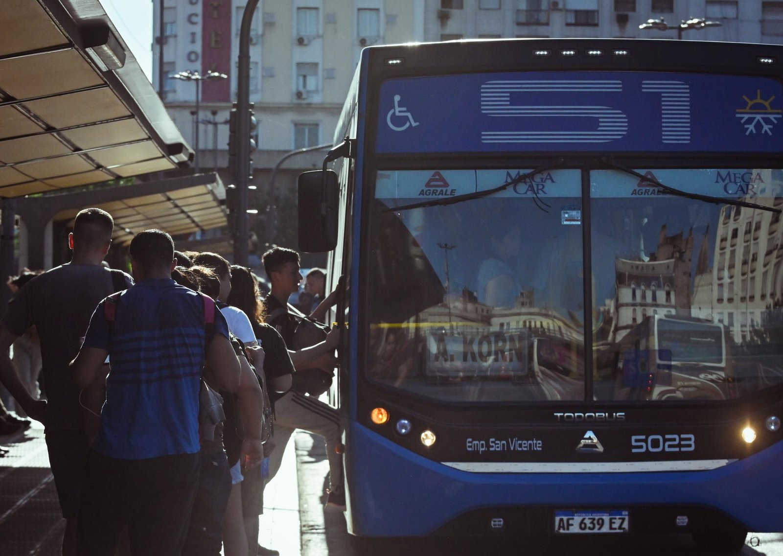 Cómo funcionan hoy subtes, trenes y colectivos durante las marchas contra la reforma laboral