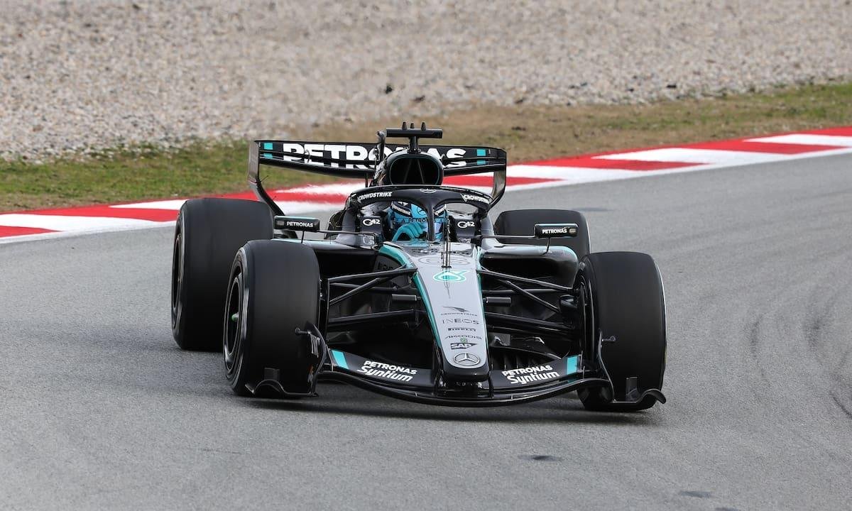 Con 500 vueltas y una unidad de potencia fiable, Mercedes ataca y tiene a un piloto para dominar en la Fórmula 1