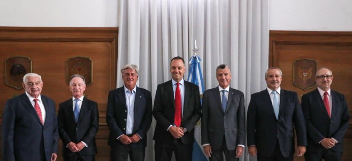 Entre la narrativa y la urgencia: empresarios reclaman señales ya