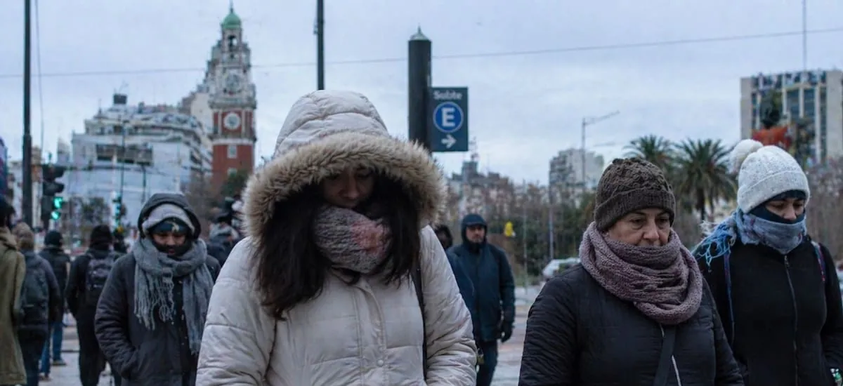 Se viene el “día más frío del mes”: bajan las mínimas, llega aire polar y se intensifican los vientos helados