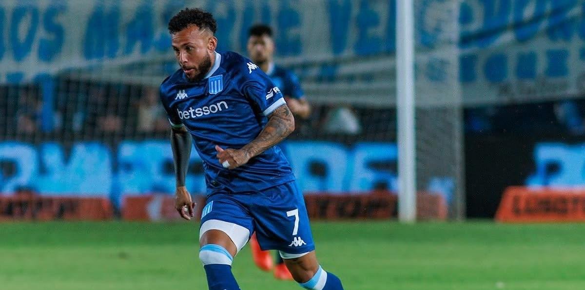 Racing superó en Tucumán a Atlético por un 3-0 que dice bastante más que lo que realmente hizo