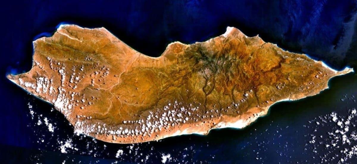 Así es la isla más rara del mundo: posee Sangre de Dragón y más de 300 especies únicas