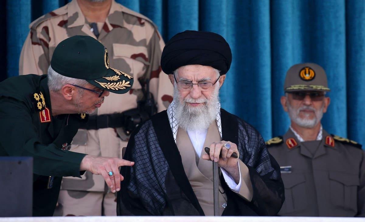 Quiénes podrían tomar el control en Irán tras la muerte de Khamenei