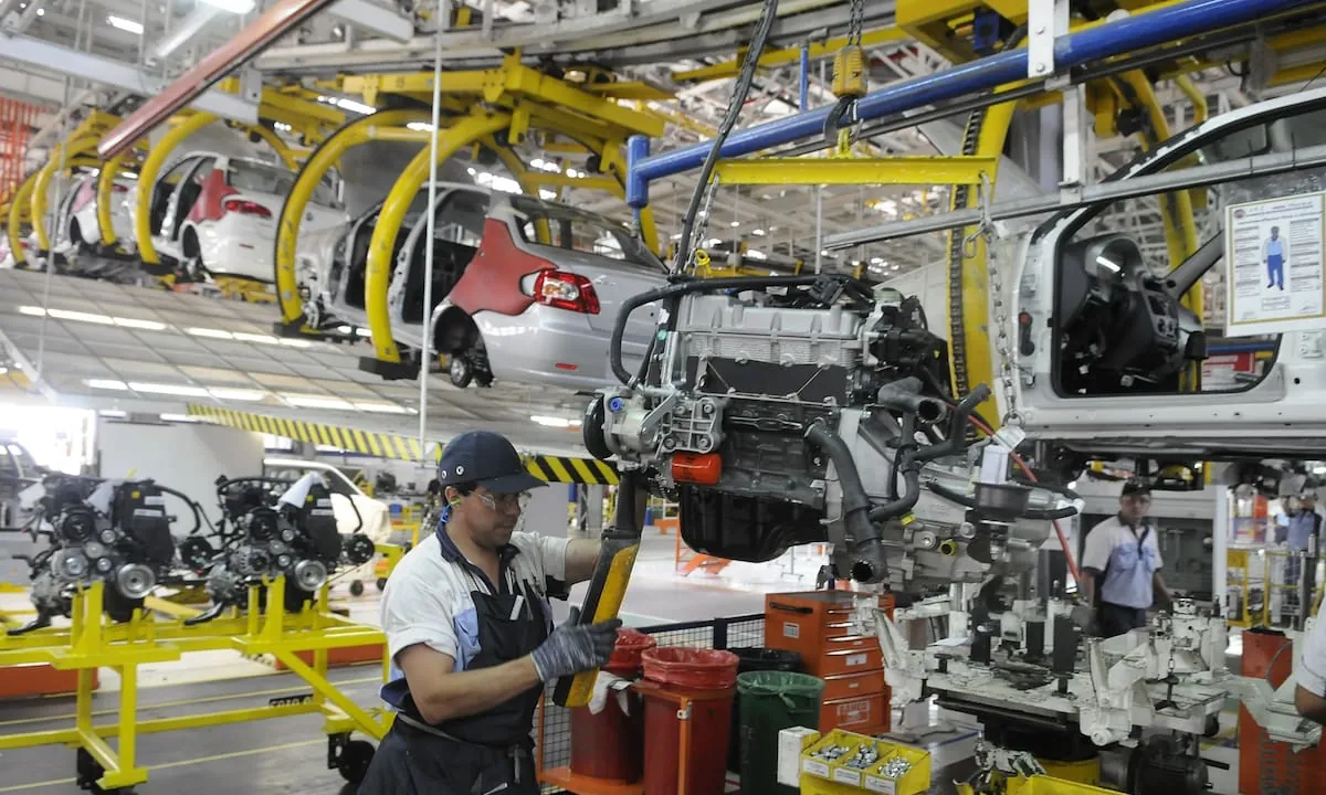 Estiman que la actividad industrial volvió a caer en mayo
