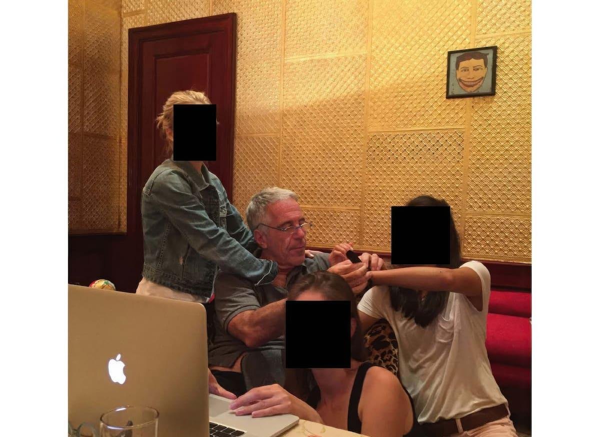 El Departamento de Justicia de EE.UU. retira miles de documentos del caso Epstein de su página web luego de que víctimas fueran identificadas