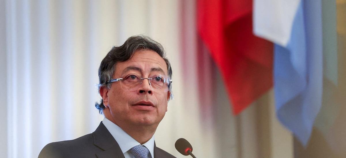 Petro arremetió contra conjuez designado para el caso Iván Cepeda y publicó una foto que evidenció su cercanía con Abelardo de la Espriella