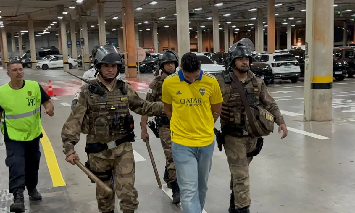 Un hincha de Boca fue detenido por gestos racistas contra la tribuna de Cruzeiro