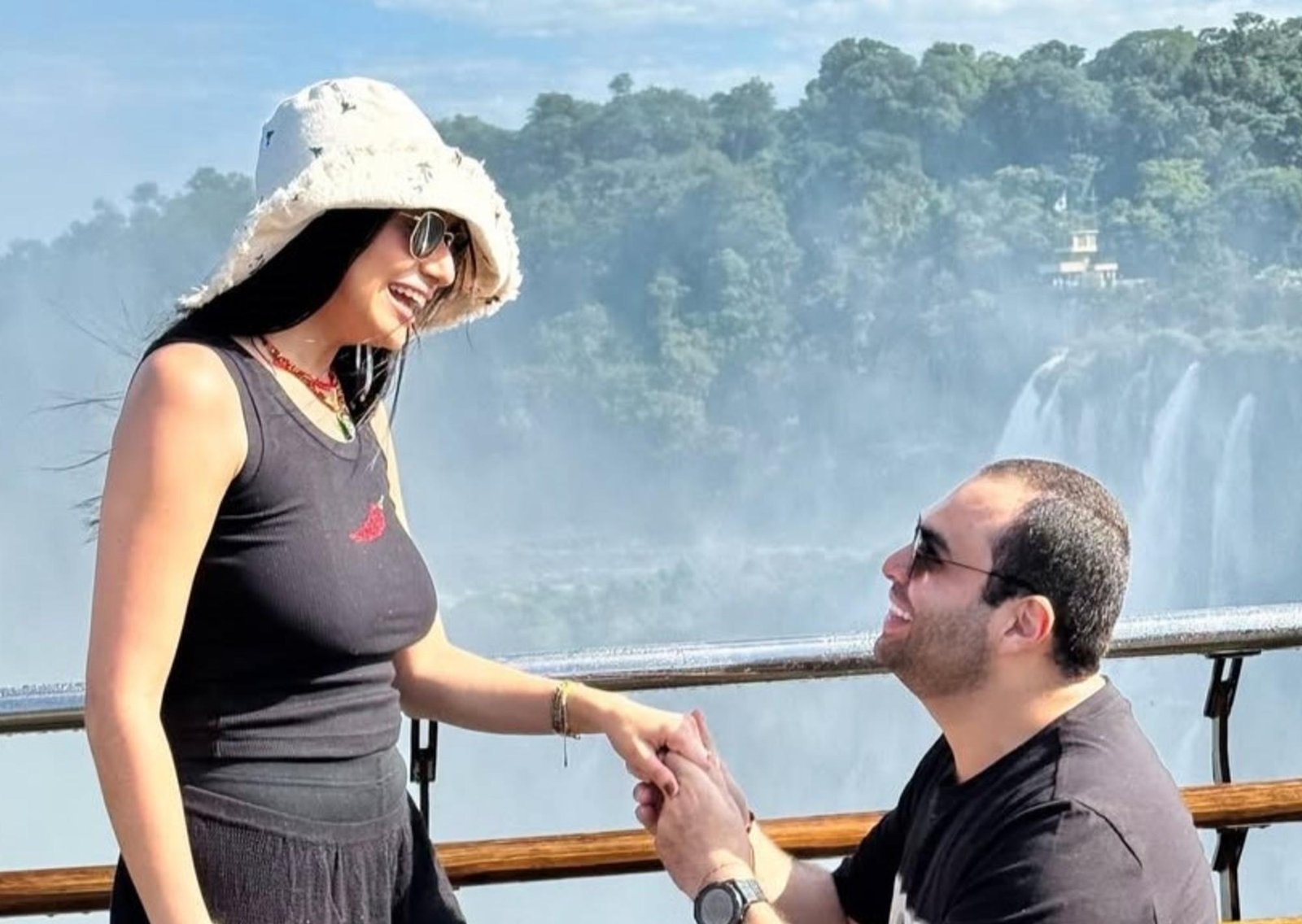 Propuesta de casamiento en las Cataratas del Iguazú: sorprendió a su pareja en Misiones y se volvió viral