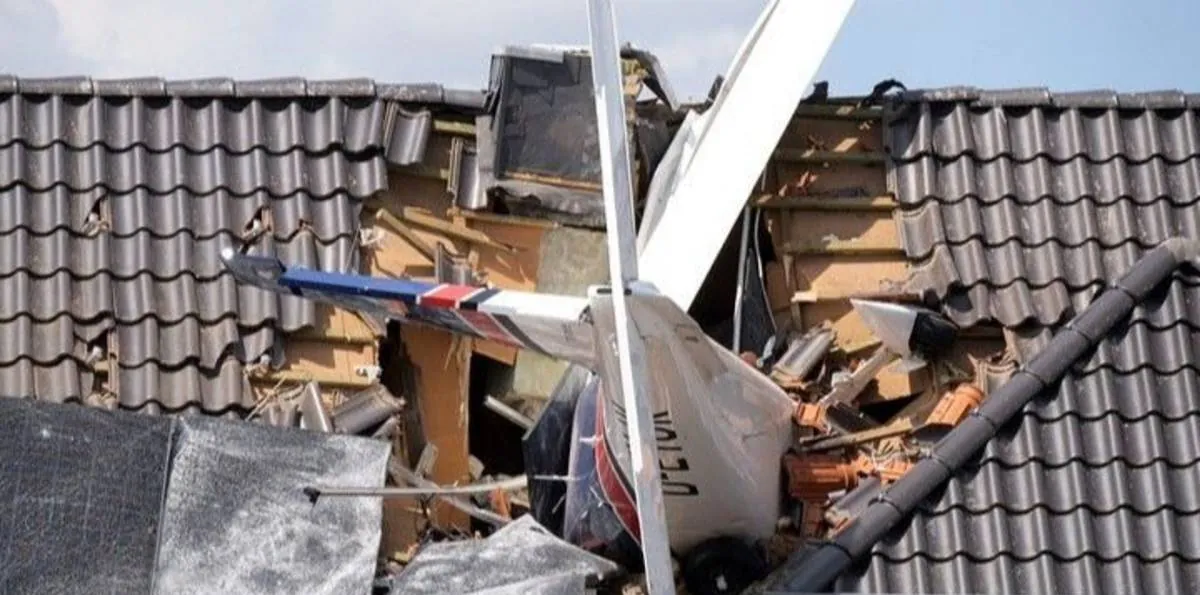 Una avioneta se estrelló contra una casa en Alemania: murió el piloto y hay un desaparecido