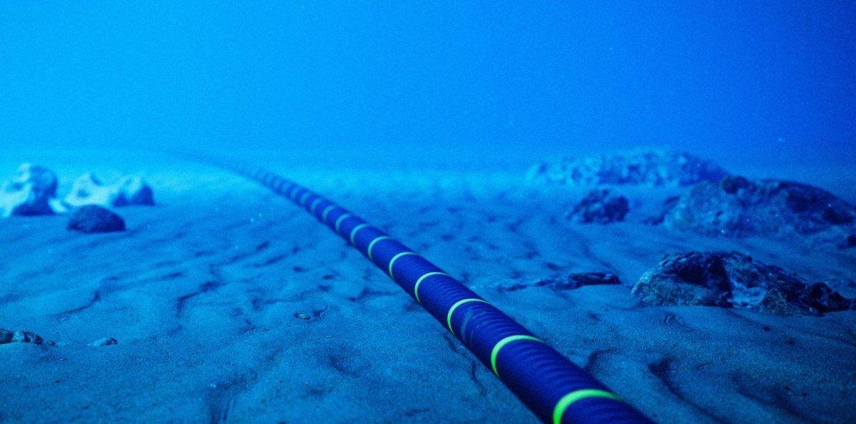 Extraen del océano el cable que hizo posible la conexión a Internet a nivel global