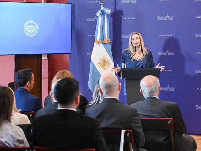 Karina Milei recibiГі a los diputados electos en la Rosada y bajГі lГ­nea para avanzar con las  reformas clave