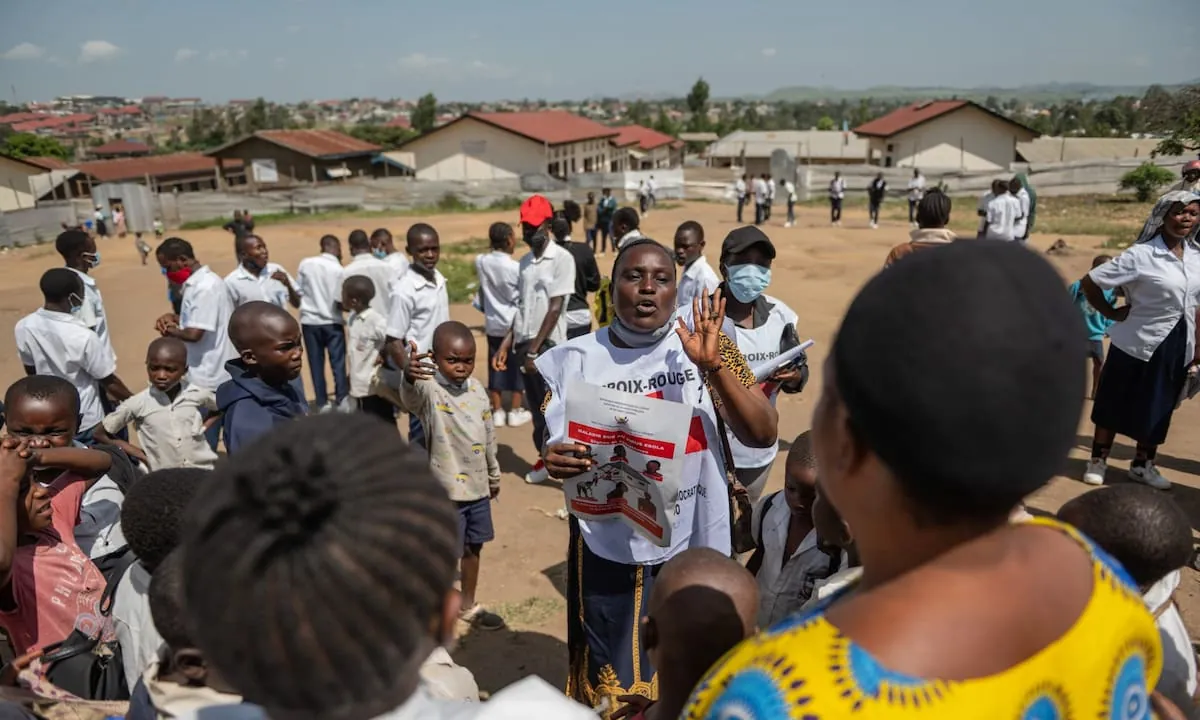 La OMS pidió un alto el fuego en el Congo y Uganda cerró su frontera por el brote de ébola