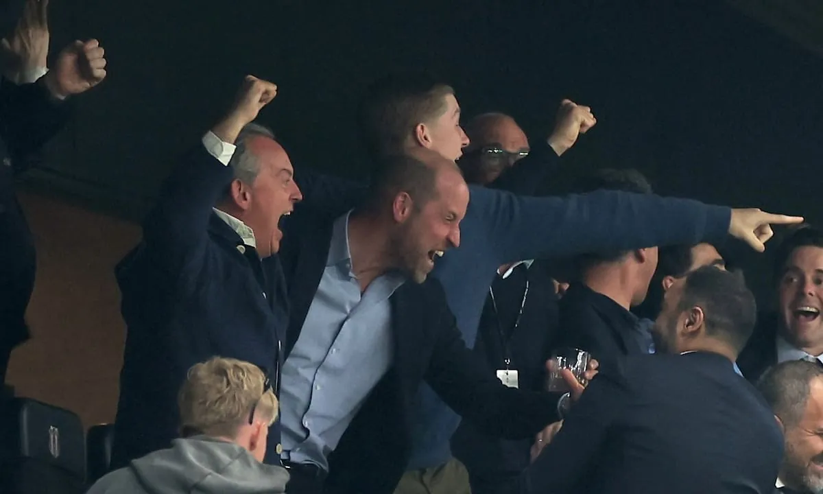 El alocado festejo del príncipe William tras la consagración del Aston Villa en la Europa League