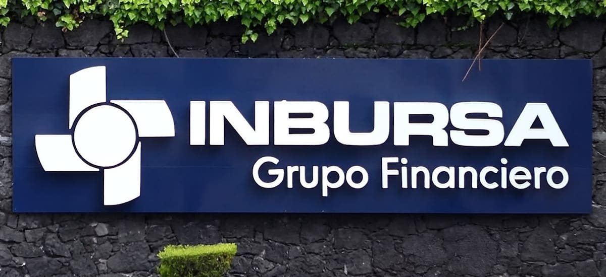 Impacto regulatorio pega a Inbursa, de Carlos Slim, y arrastra a sus acciones en la BMV