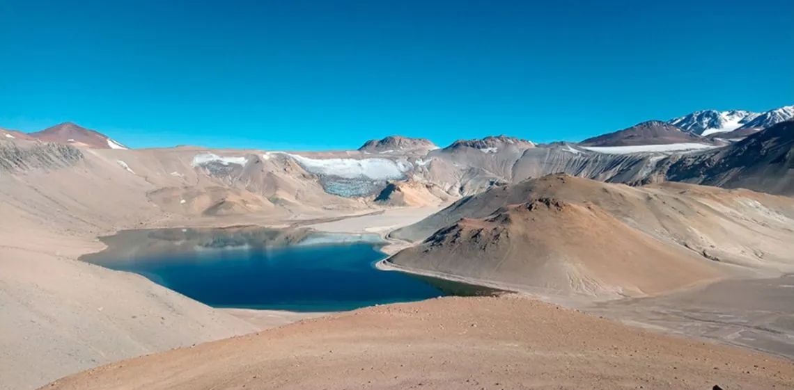 Hallan actividad geotérmica profunda en el volcán Incapillo de la cordillera riojana