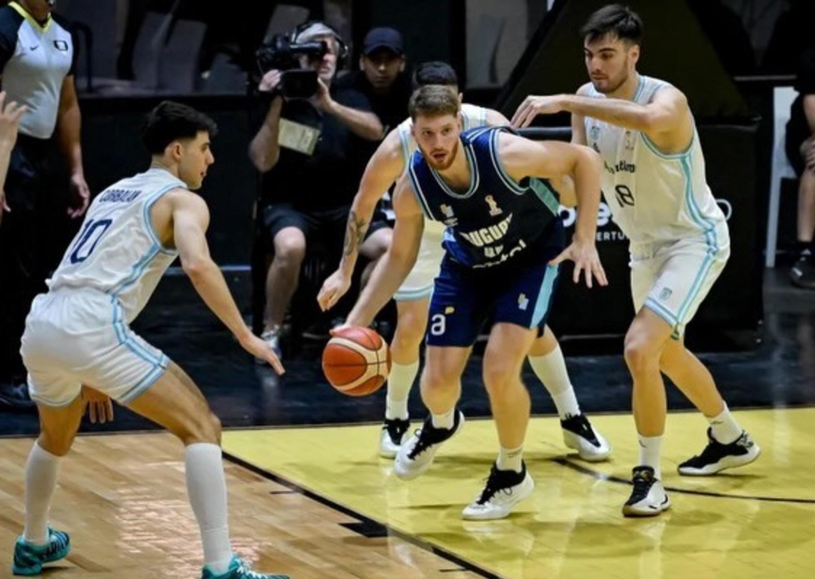 "La peor derrota en 50 años": los números del cachetazo de Uruguay a la Argentina en básquet y la crisis de una selección que tocó fondo