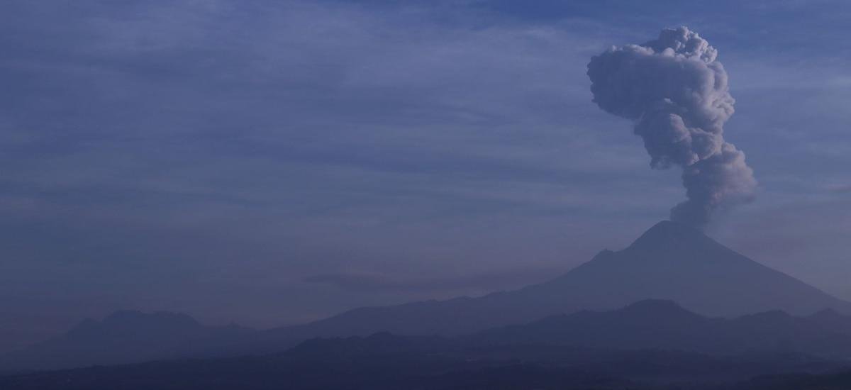Popocatépetl lanza 13 exhalaciones en el último día