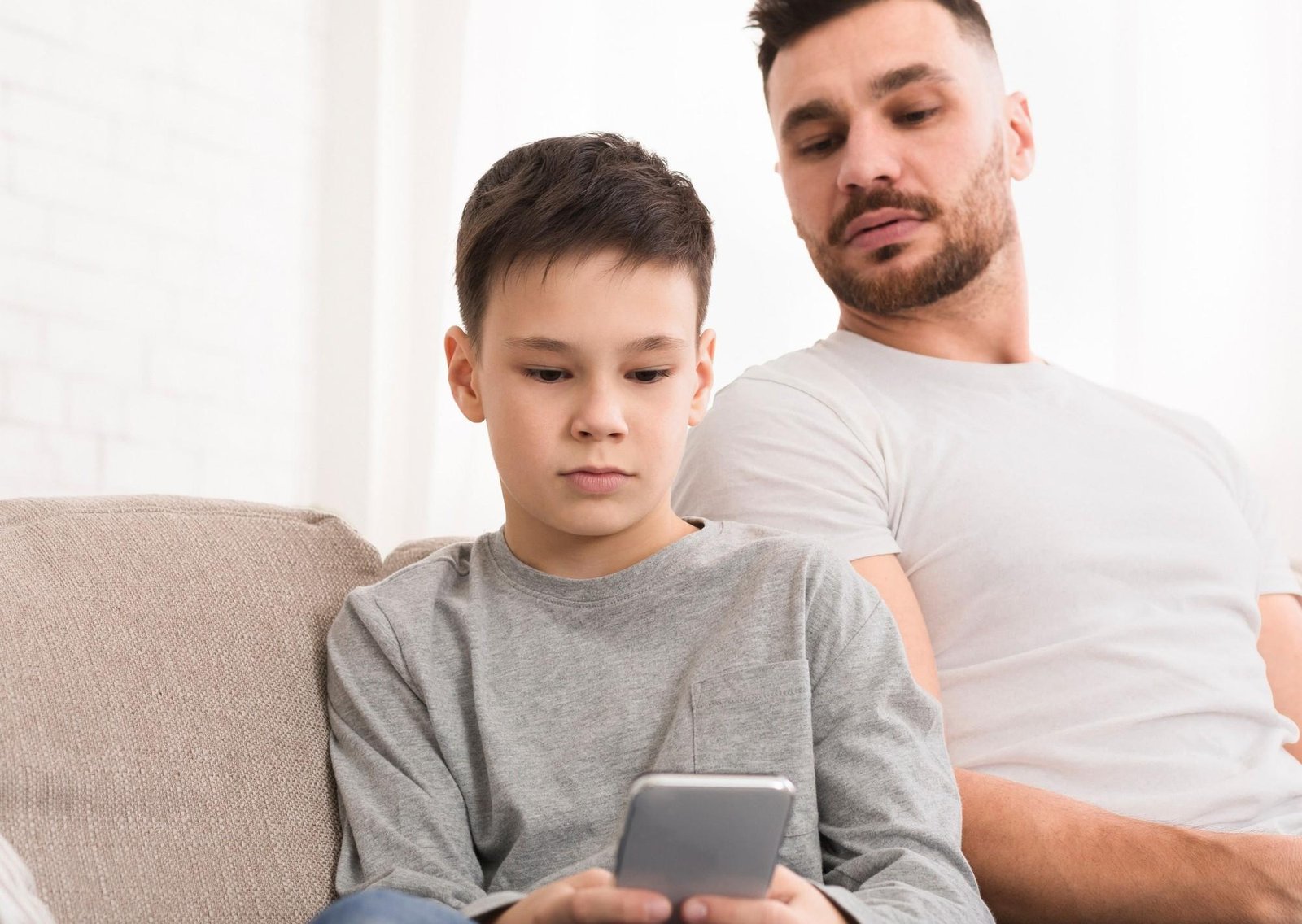 Redes sociales: España prohibirá su acceso a los menores de 16 años