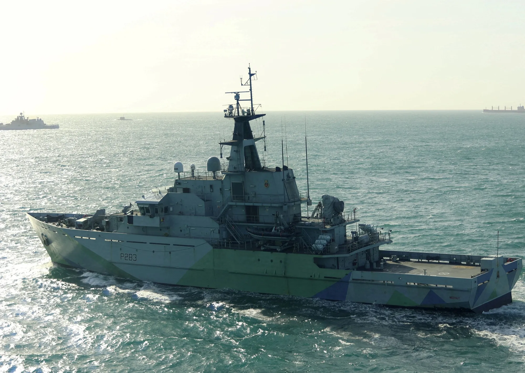 Un buque de guerra ruso efectuó disparos de advertencia contra un barco británico en el Canal de la Mancha