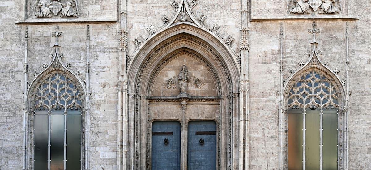 Ni Sevilla ni Toledo: esta ciudad española alberga uno de los tesoros góticos más impresionantes del mundo