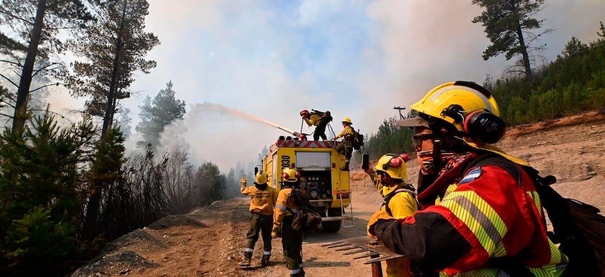 Incendios en la Patagonia: las claves del nuevo DNU de Milei, qué cambia y qué deja sin resolver - El Cronista