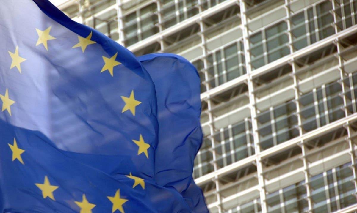 El impulso económico de la zona euro se debilita más en enero, según el PMI