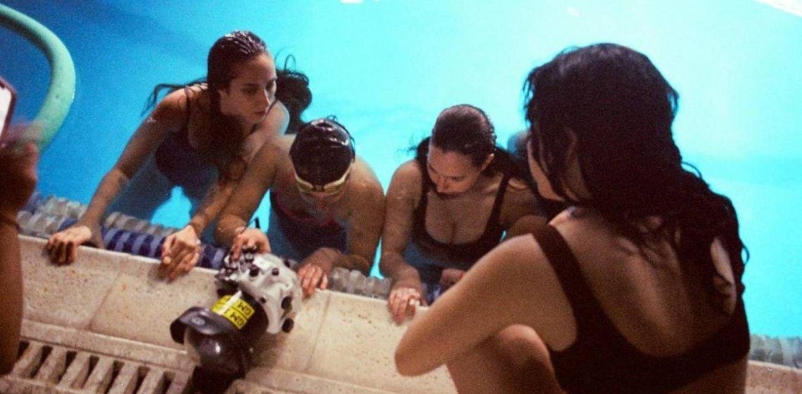 Delfina Pignatiello abandonó la competencia olímpica como nadadora y regresó al agua como artista