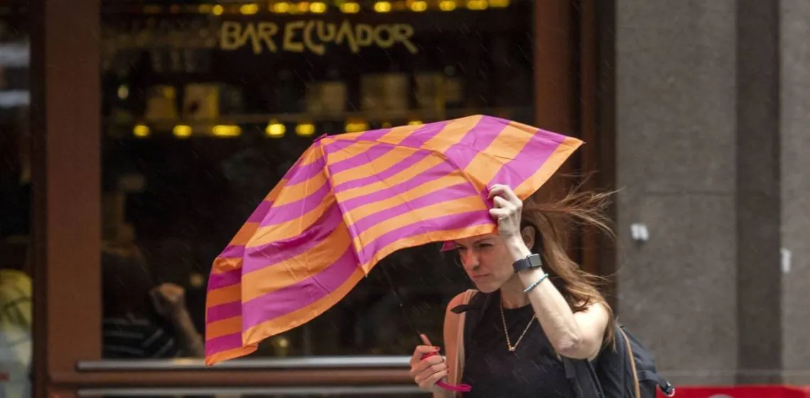 Alerta amarilla por tormentas y vientos en el AMBA: a qué hora llueve