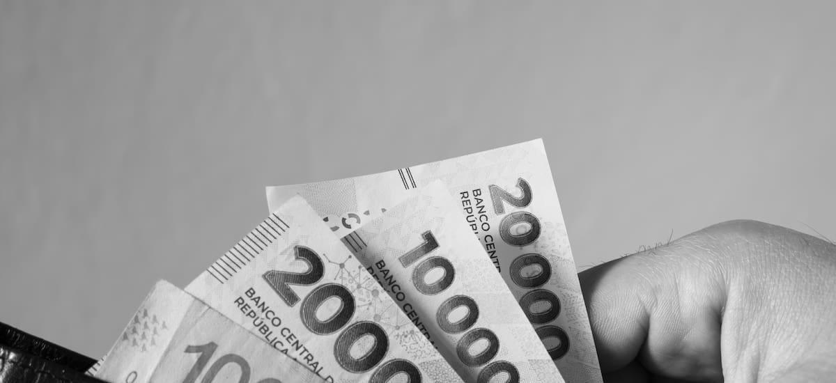 Los pesos rinden menos con tasas de interés más bajas: qué bonos aún son una oportunidad