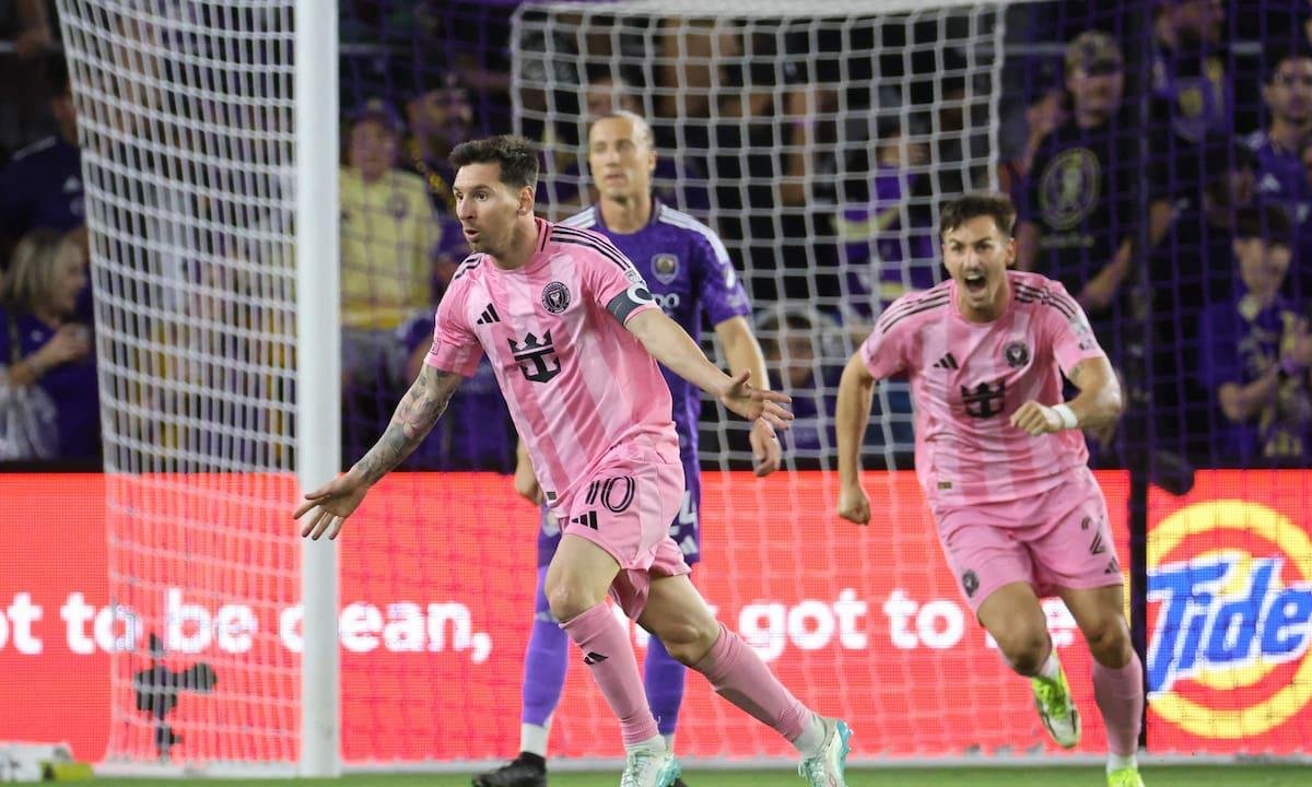 Video: el gesto irónico de Messi a los suplentes rivales tras su gol en Inter Miami