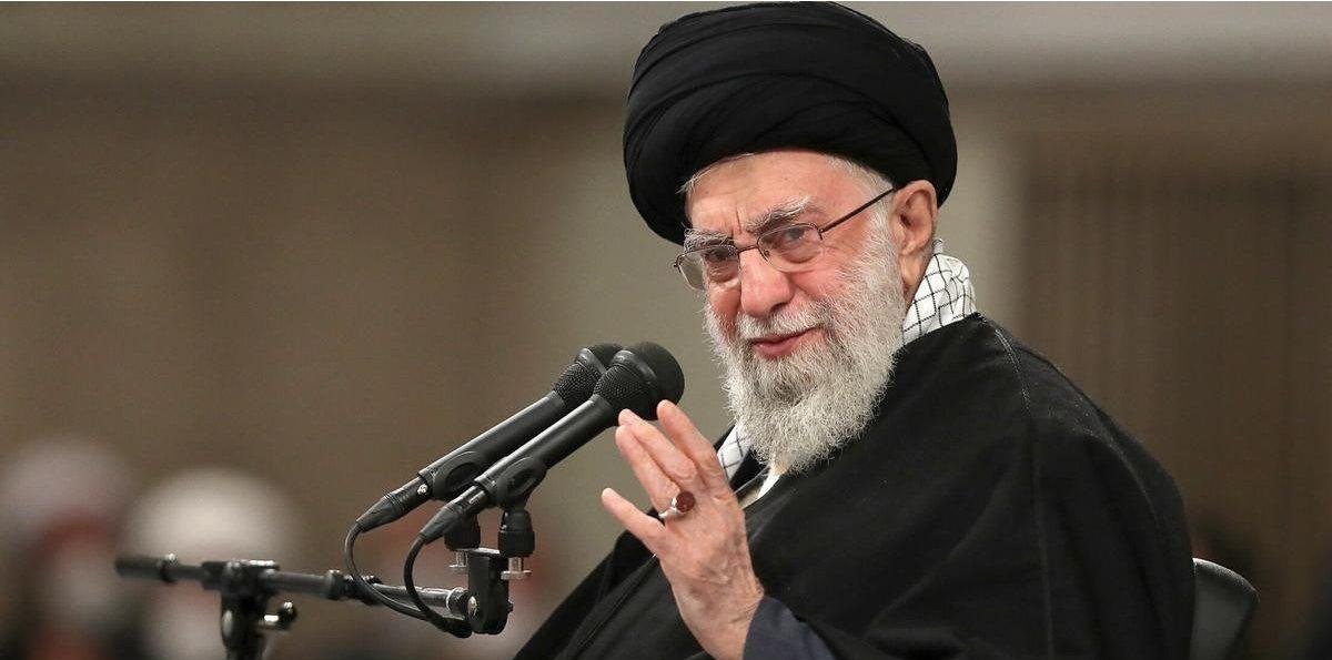 Hackeos, bloqueos de comunicación y meses de planificación: así fue el operativo para matar a Alí Jamenei